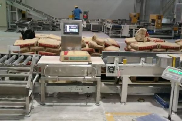 Automatic Checkweigher with Rejector for Paint Factory